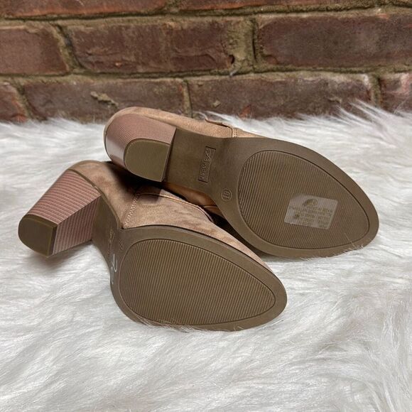 Forever Women’s Rose Gold Metallic Heeled Bootie Size 8.5 NEW - Picture 6 of 8